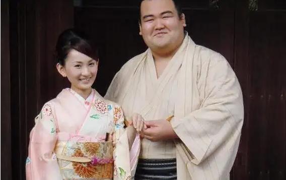 日本28岁相扑选手因新冠去世的简单介绍