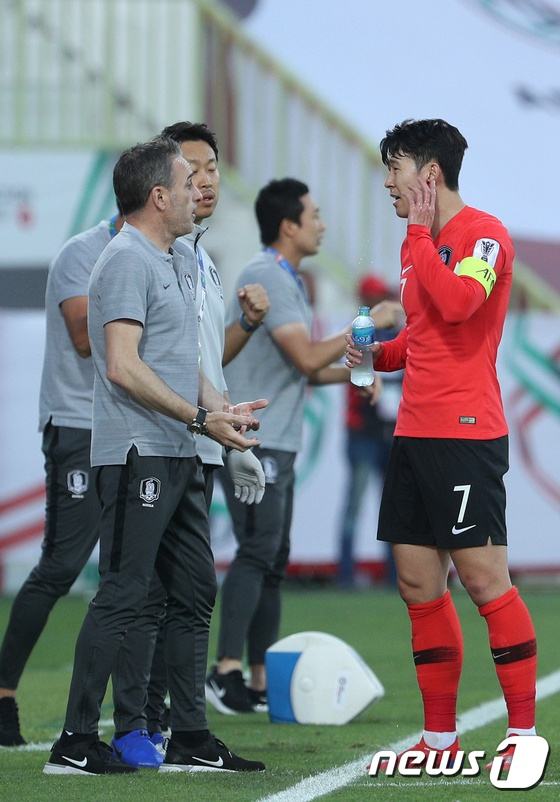 韩国足球队队长，韩国足球队队长年薪吗