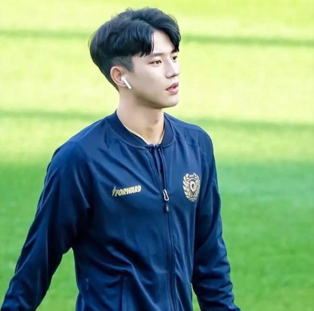 韩国足球队队长，韩国足球队队长年薪吗